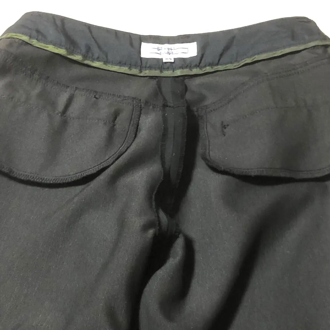 [New and unused] Women's cropped pants, black, striped, glossy, unlined