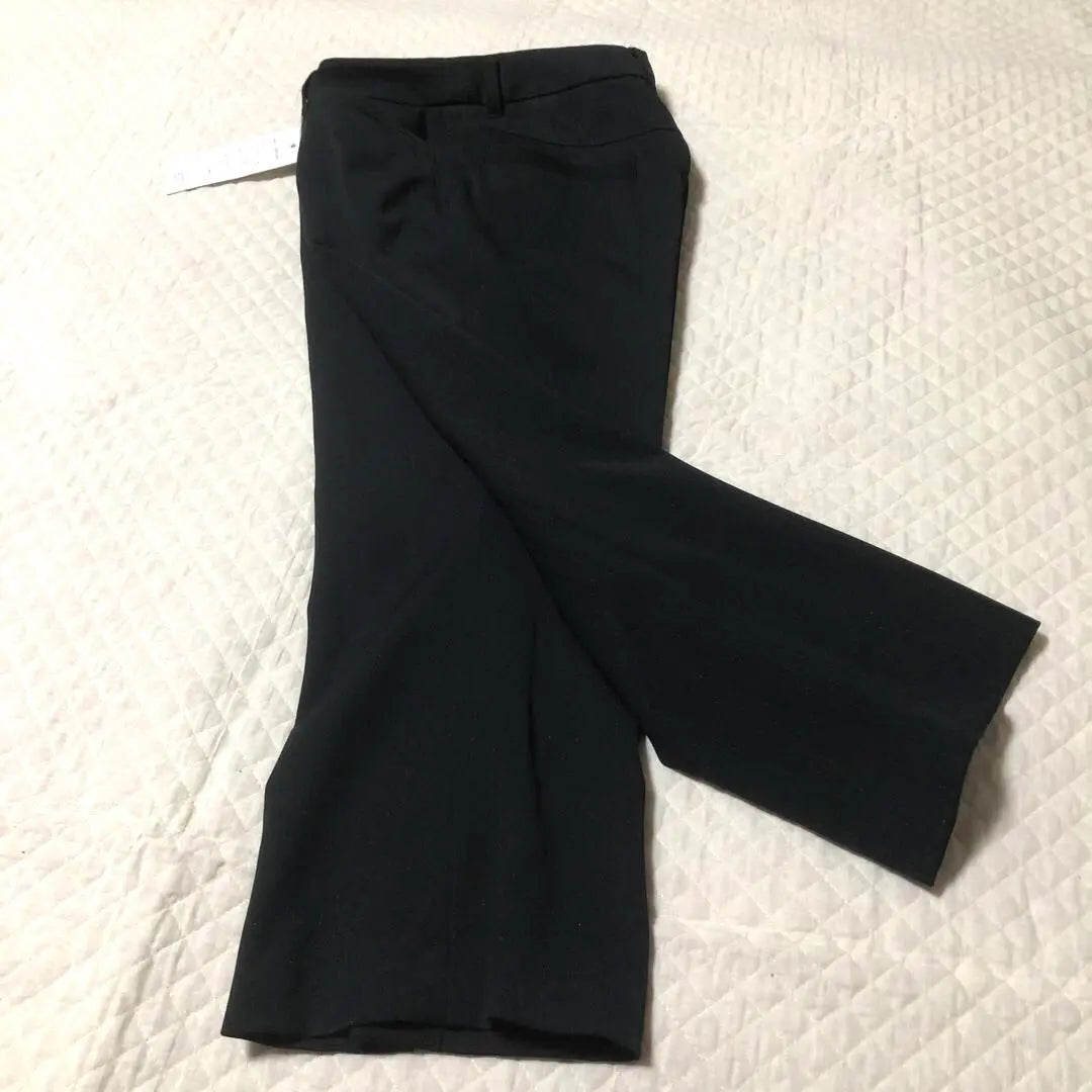 [New and unused] Women's cropped pants, black, striped, glossy, unlined