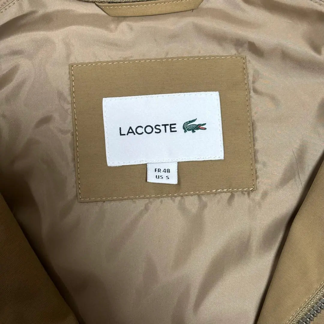 Chaqueta con cuello alto y vuelo de Lacoste