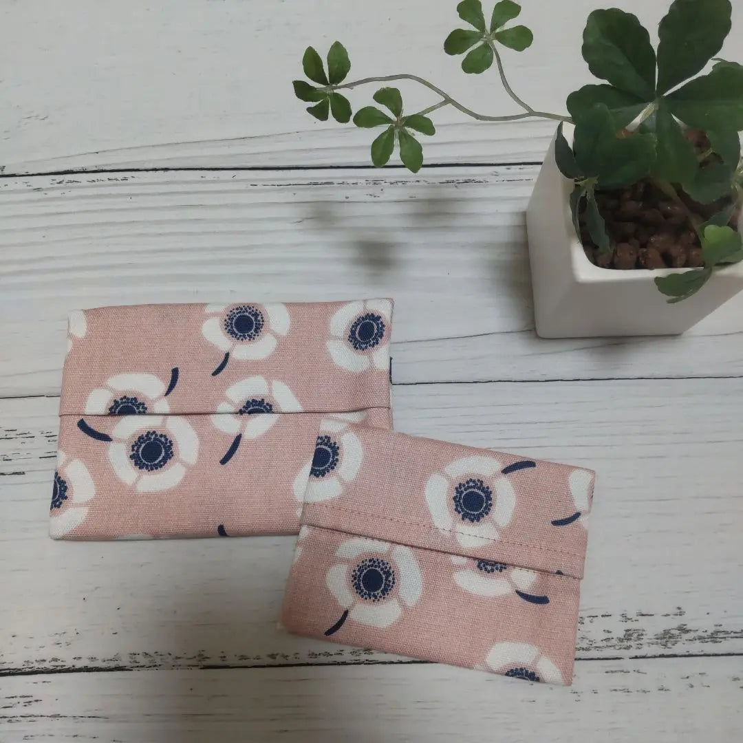 Pocket tissue cover case with pocket Scandinavian style anemone pair pink