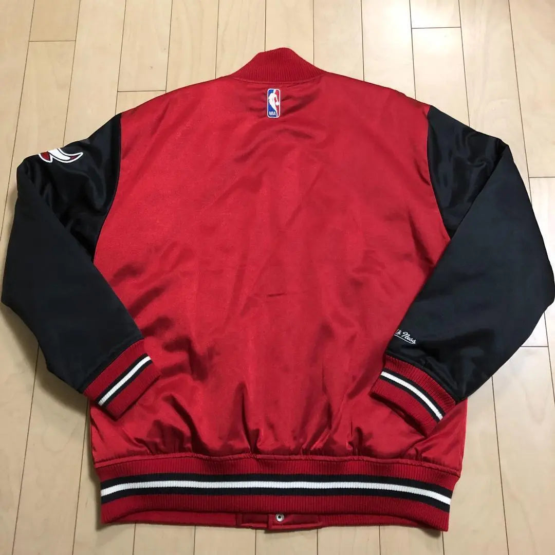 BULLS Mitchell&Ness Stadium Jacket L Men's RED Red BLACK Black