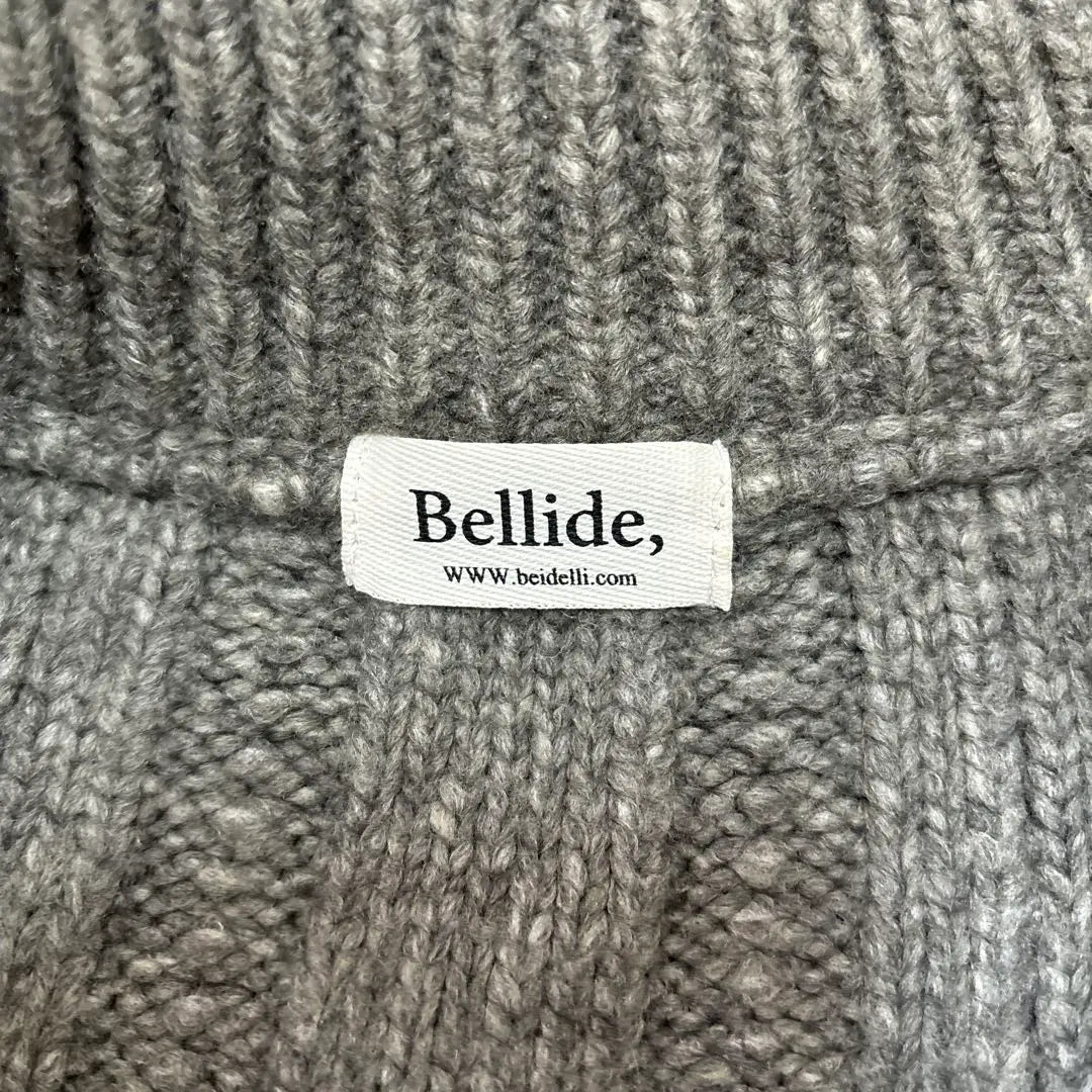 Bellied gray front zip cable cardigan size free