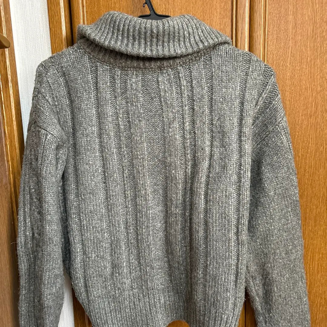 Bellied gray front zip cable cardigan size free