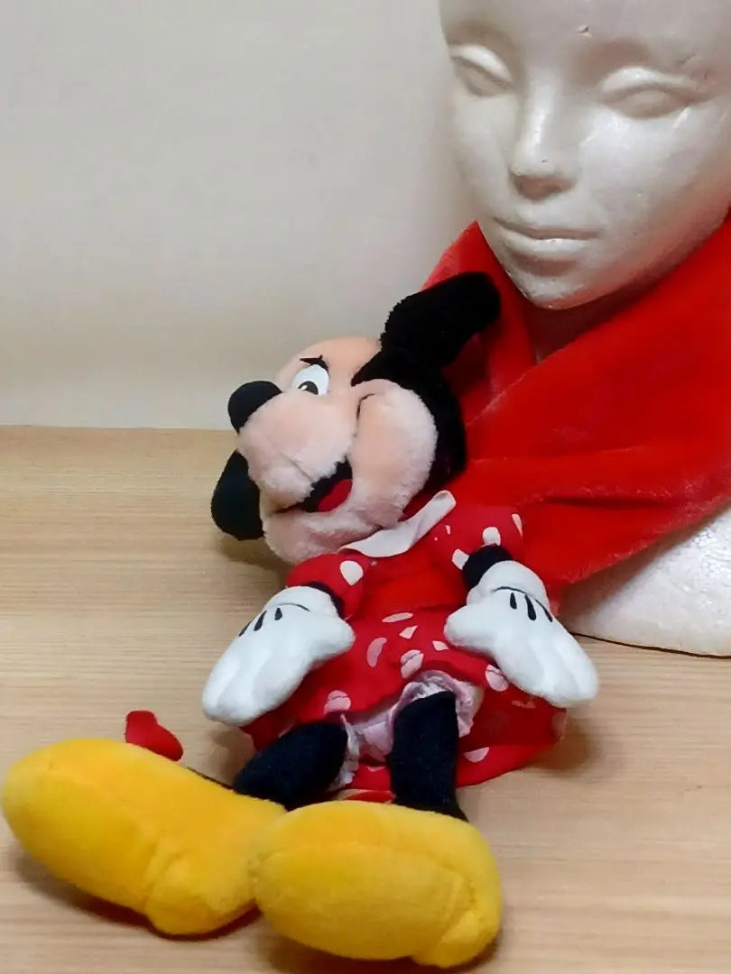 [Retro] Conjunto de 2 piezas de bufanda de peluche de Minnie -chan y gorro de punto | 【レトロ】ミニーちゃんぬいぐるみ付マフラー2点セット＆ニット帽子