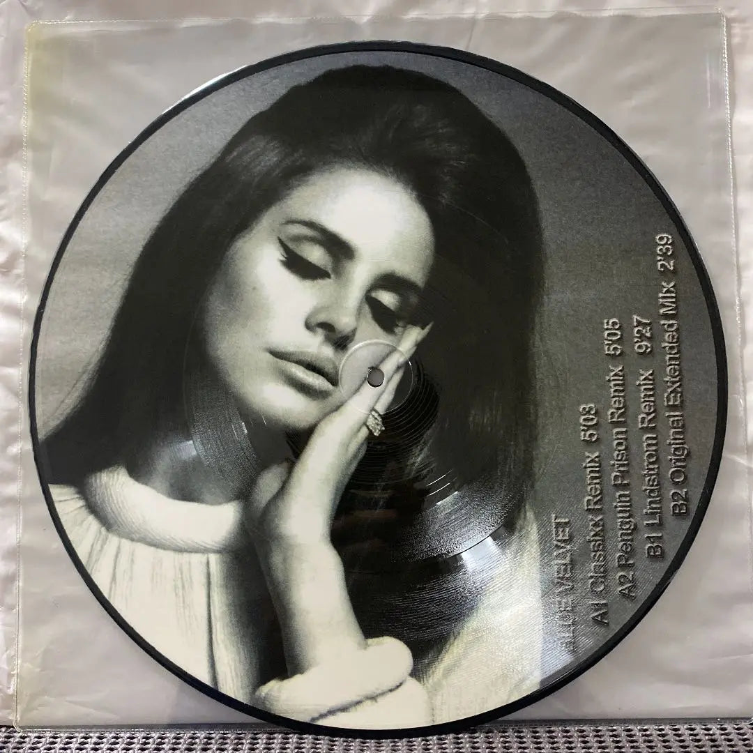 ★ Lana Del Rey "Blue Velvet" Record 12"