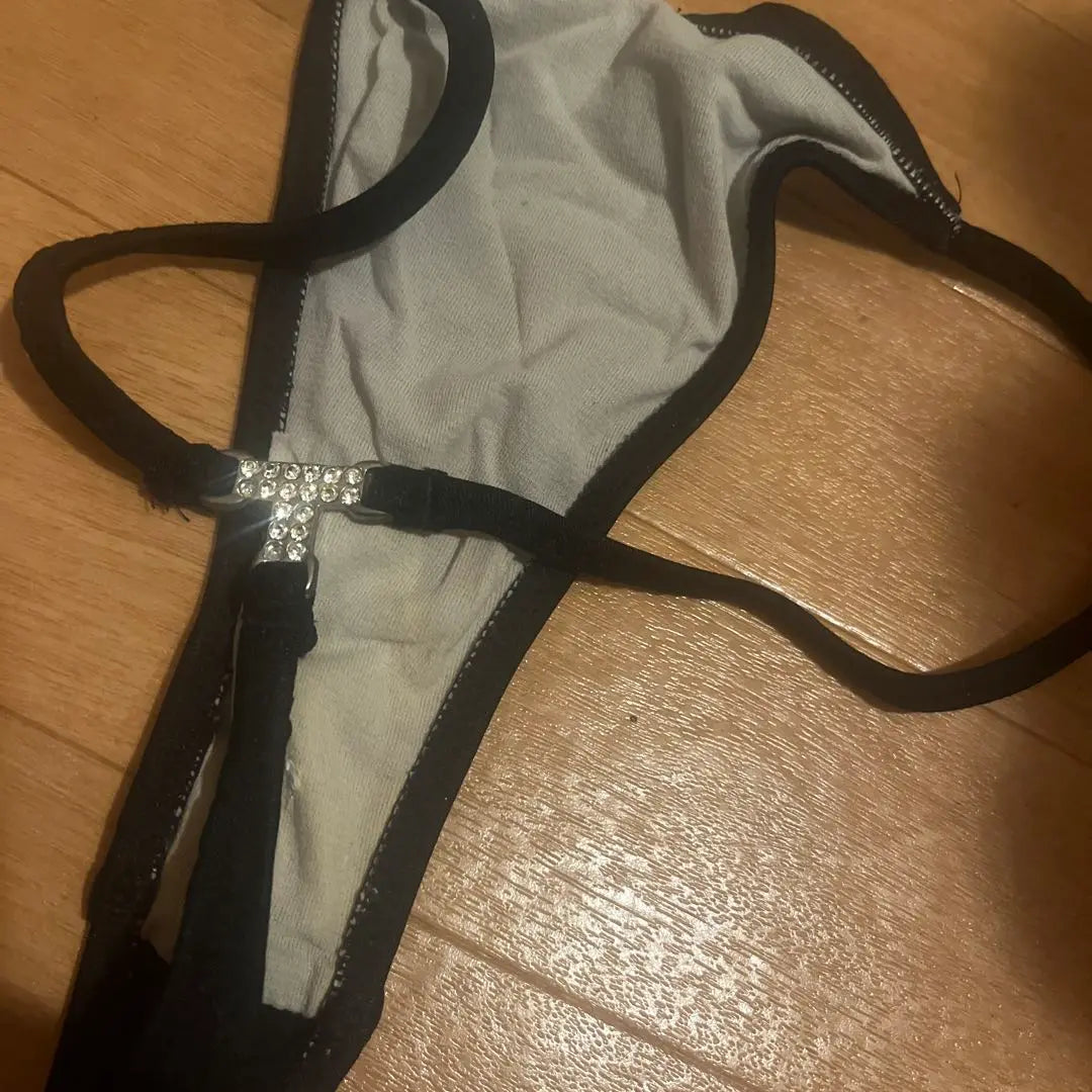 Under-thong type swimsuit