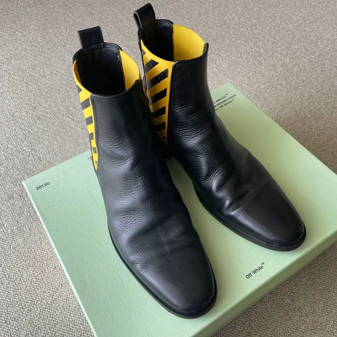 OFF-WHITE Off-White Leather Chelsea Boots Side Gore Boots