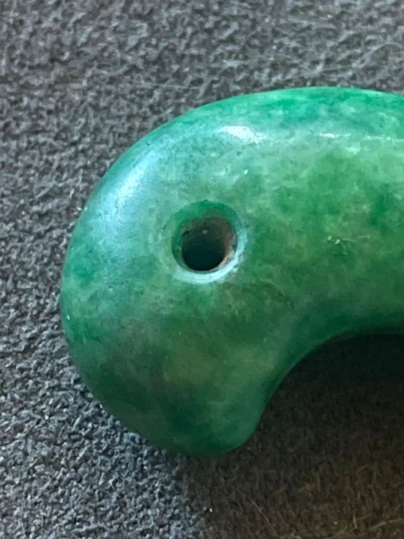 Excavación de jade Roukan del período Magatama Kofun | 勾玉 古墳時代 ロウカン翡翠 出土