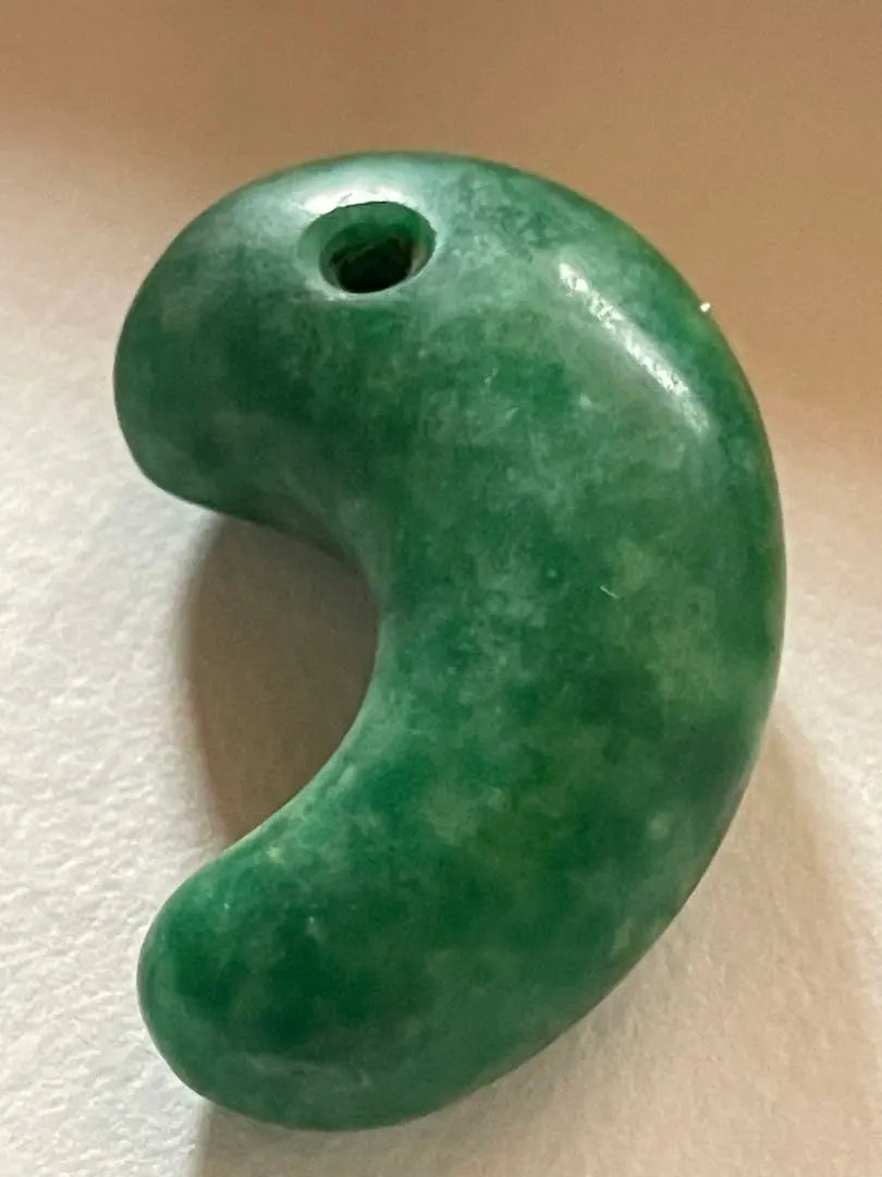 Excavación de jade Roukan del período Magatama Kofun | 勾玉 古墳時代 ロウカン翡翠 出土