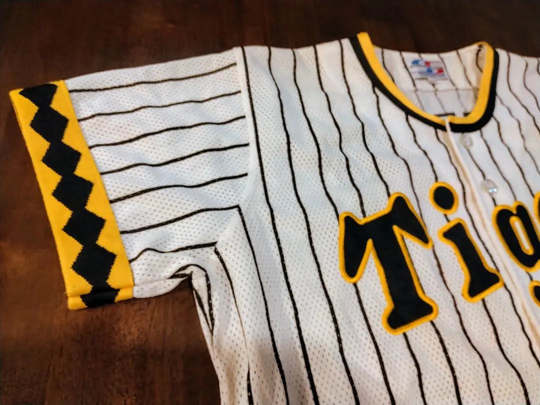 ★Super rare★Hanshin Tigers uniform, rare microphone, lineback