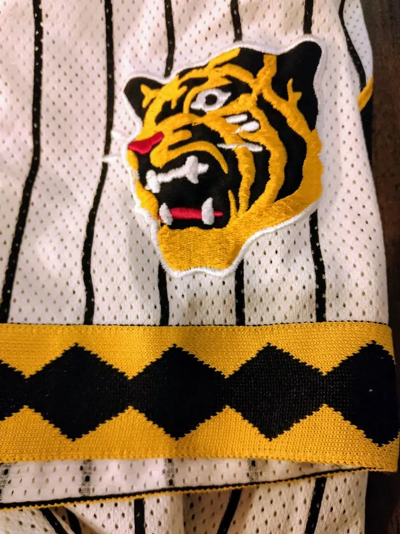 ★Super rare★Hanshin Tigers uniform, rare microphone, lineback