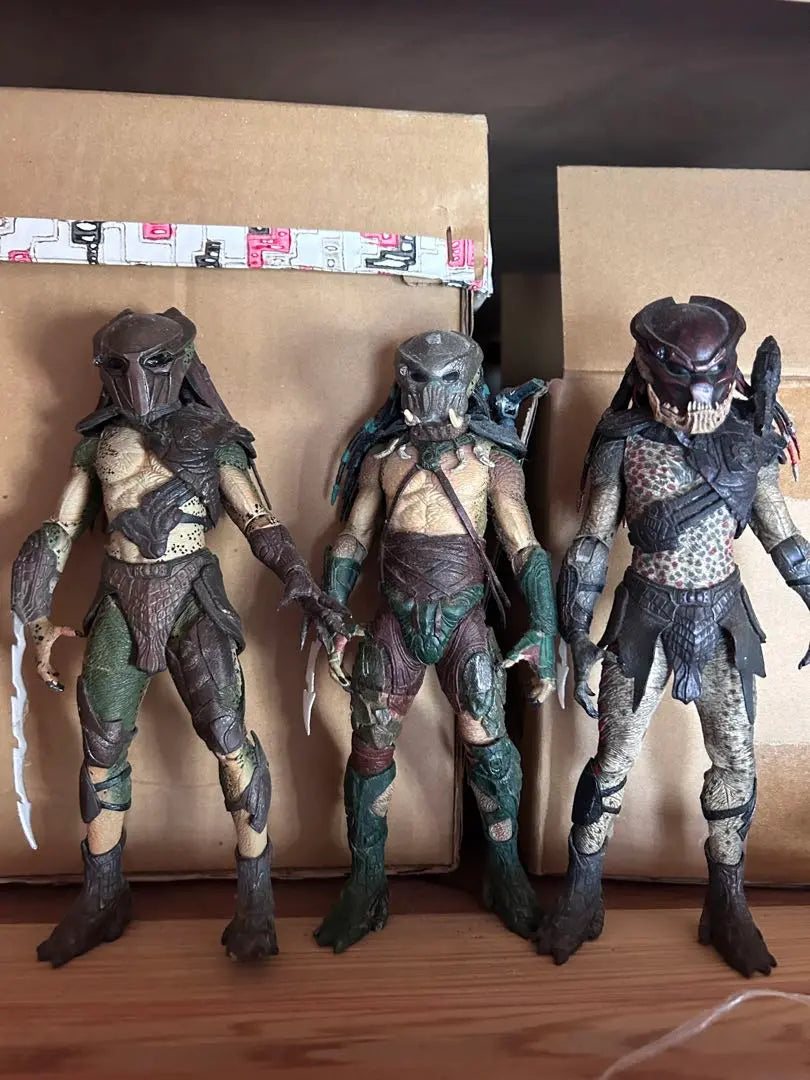 Precio limitado a sábados y domingos [NECA] Figura de Predators de 7 pulgadas, set de 3