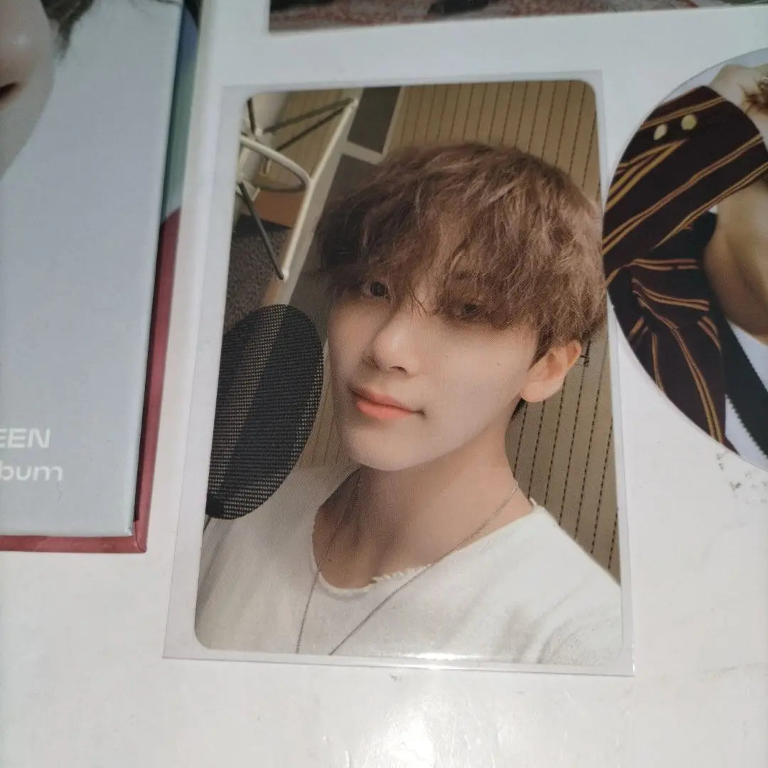 JEONGHAN with trading card - SEVENTEEN⭐ Cebuchi Korean version KPO