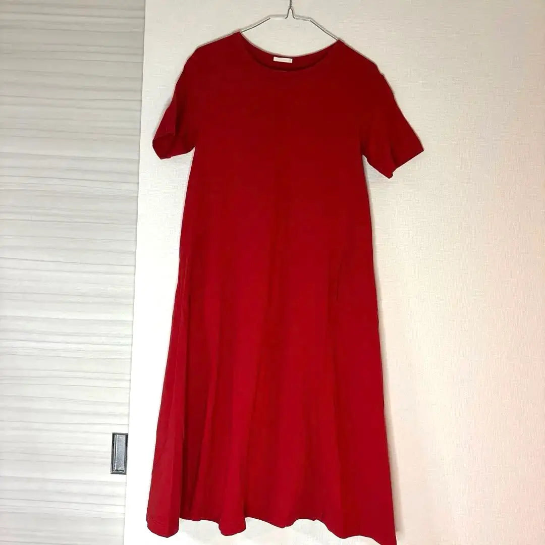 Red short sleeve dress