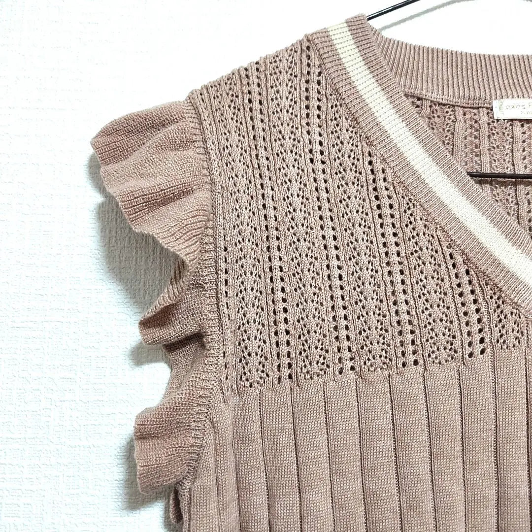 axes femme brown knit sweater with sleeves, M size