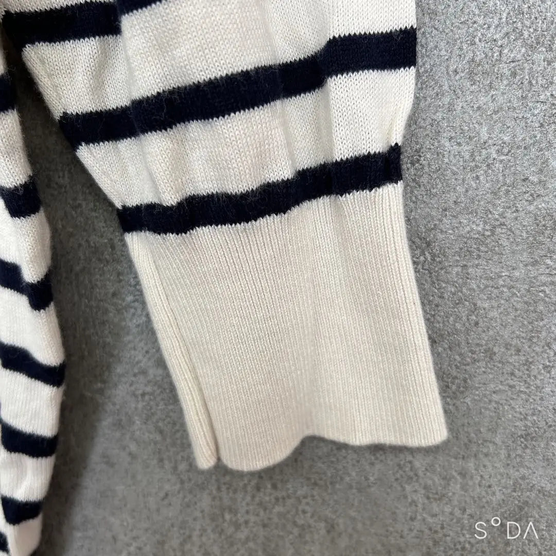 Com-Simmu [F] Boat neck, striped knit, thin, cotton blend, gold button, spring