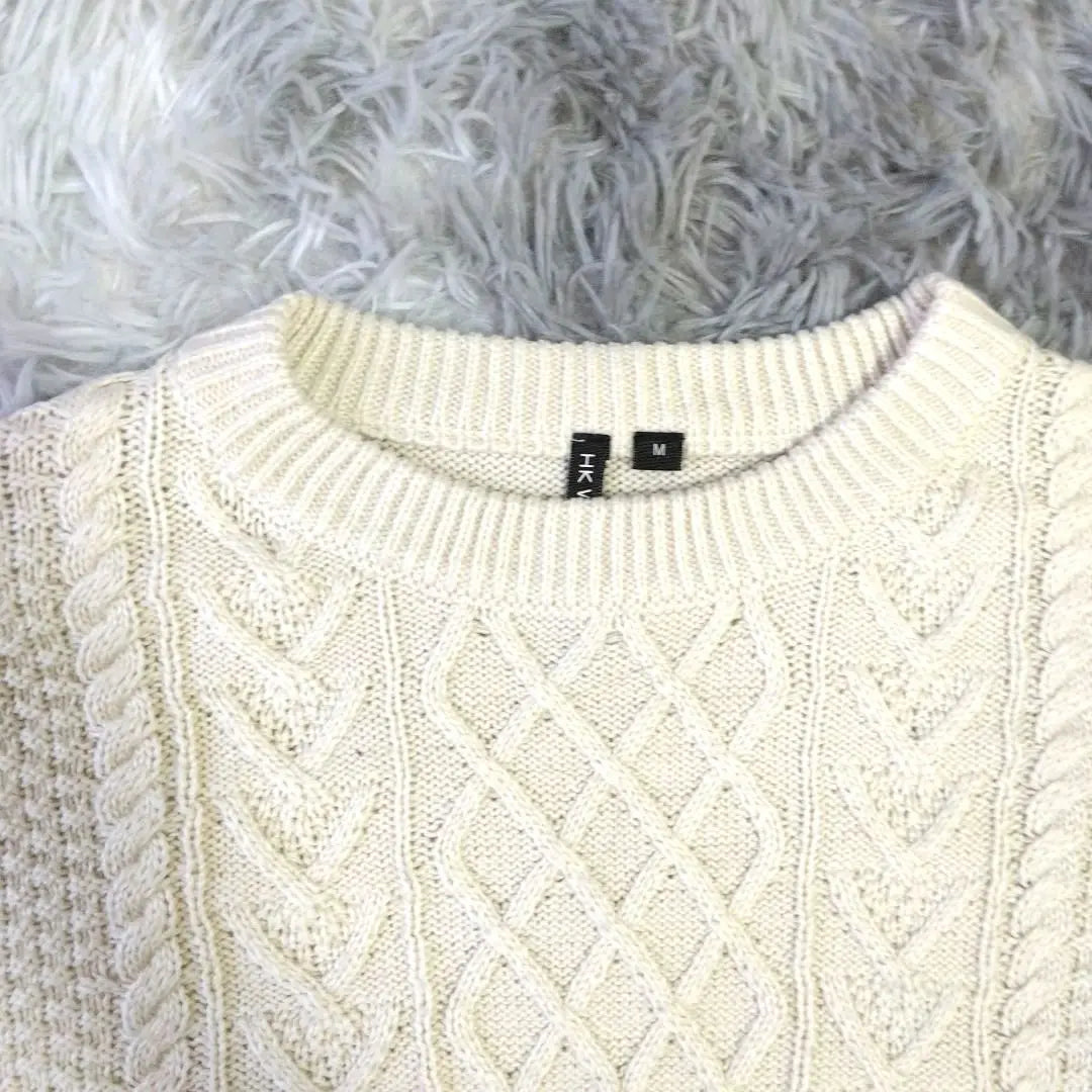 Beautiful condition [HKWORKSLONDON] Sweater (M) Large Cable Knitted Cute