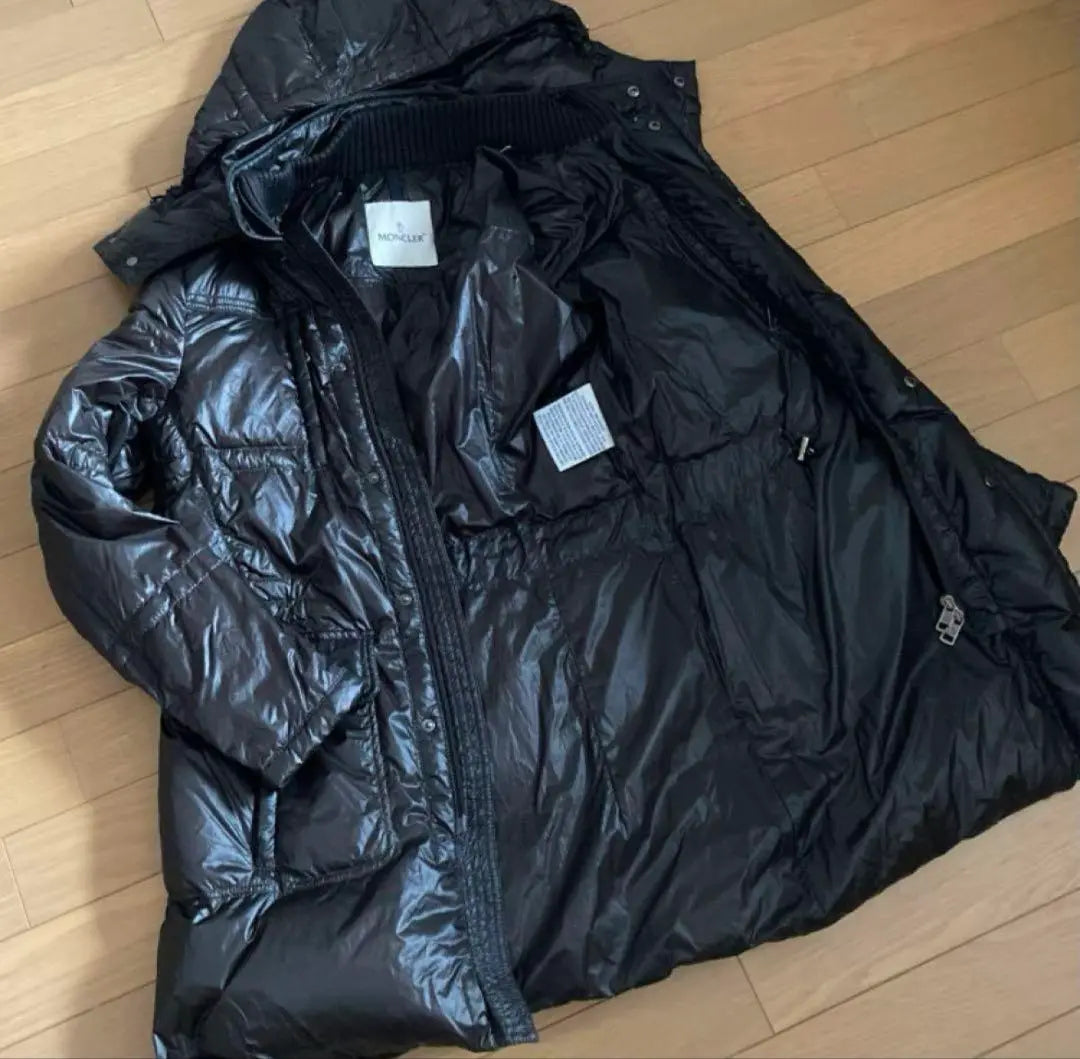 [Rare] Official domestic product, published in magazines, Moncler down jacket