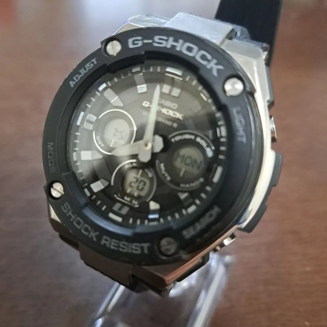 [Popular product] Casio GSHOCK GST-W300 Radio Solar