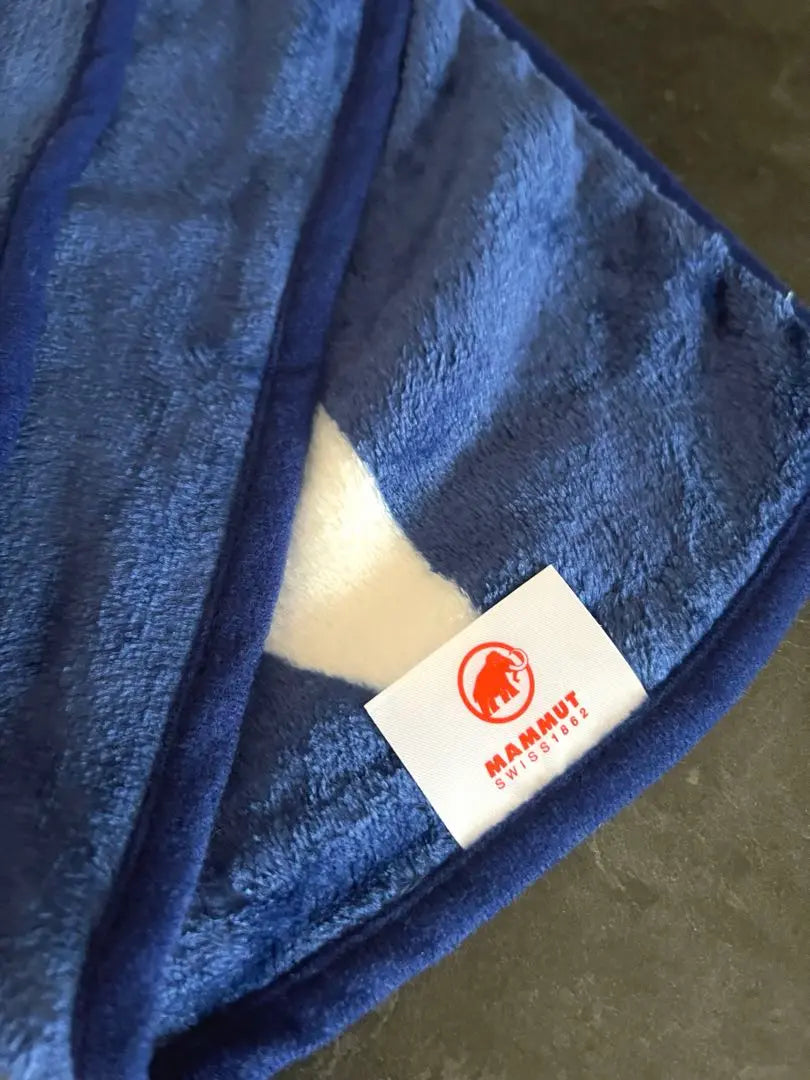 [MAMMUT] Berti blanket not for sale