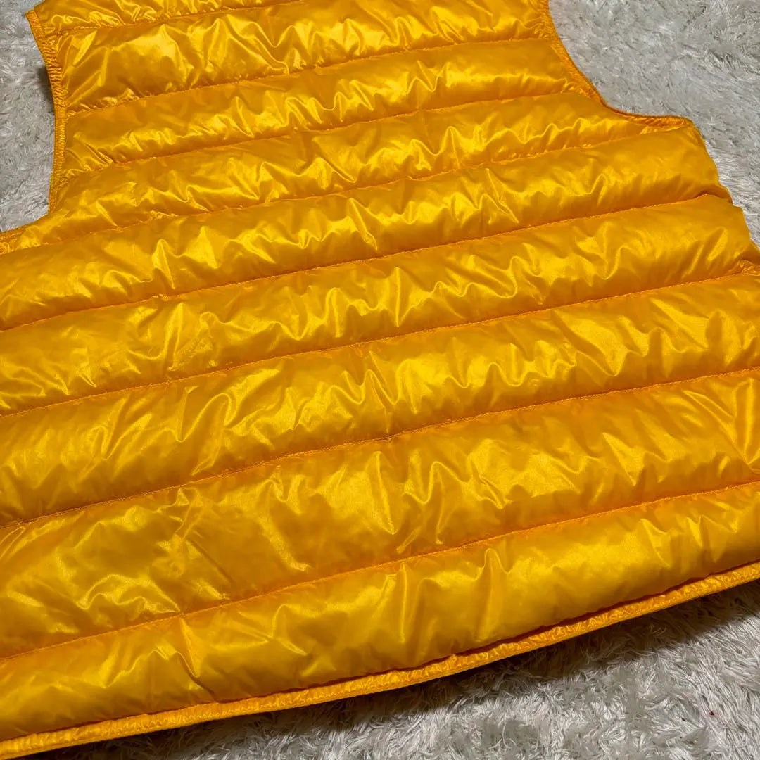 Chaleco de plumas MONCLER GUI en buen estado, amarillo 2