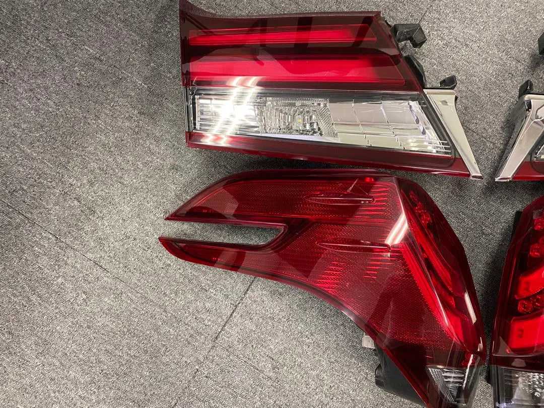 30 Alphard Early G grade Tail lamp in one color, back LED replaced