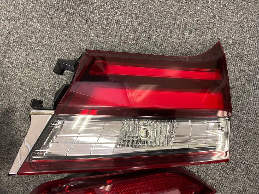 30 Alphard Early G grade Tail lamp in one color, back LED replaced