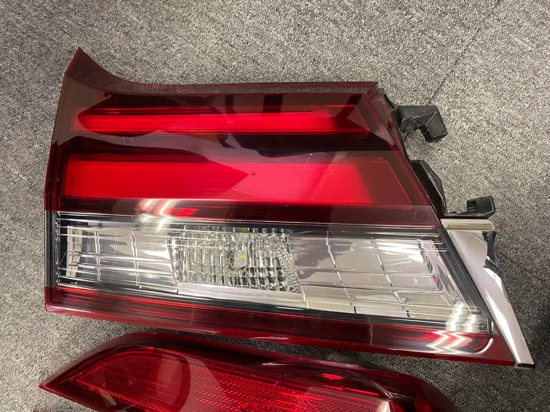 30 Alphard Early G grade Tail lamp in one color, back LED replaced