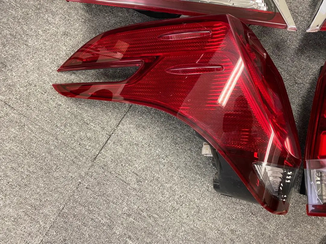 30 Alphard Early G grade Tail lamp in one color, back LED replaced