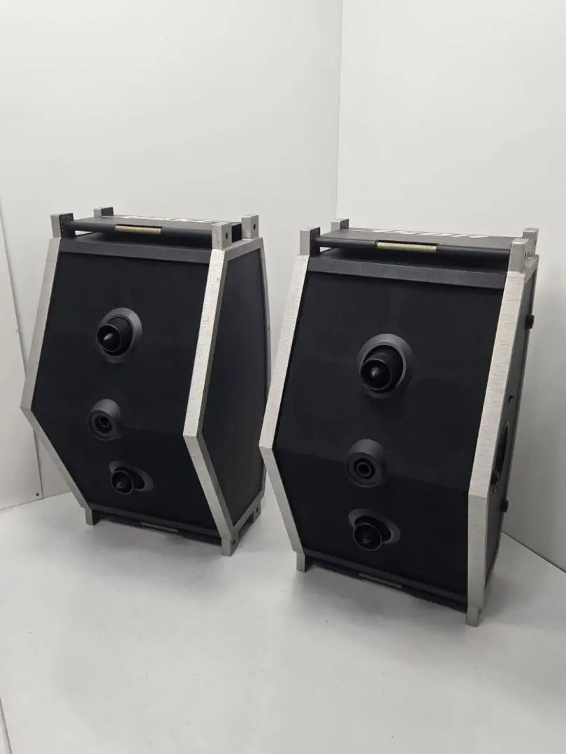 Good condition BOSE 901SS speaker system pair