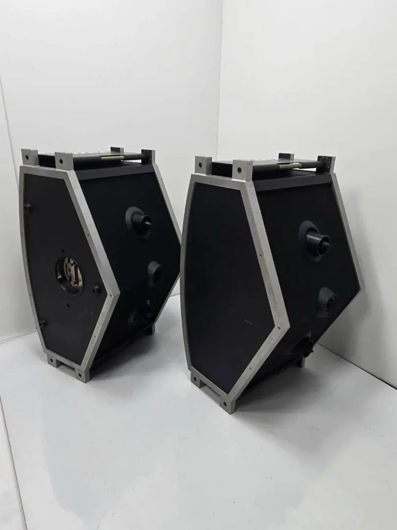 Good condition BOSE 901SS speaker system pair