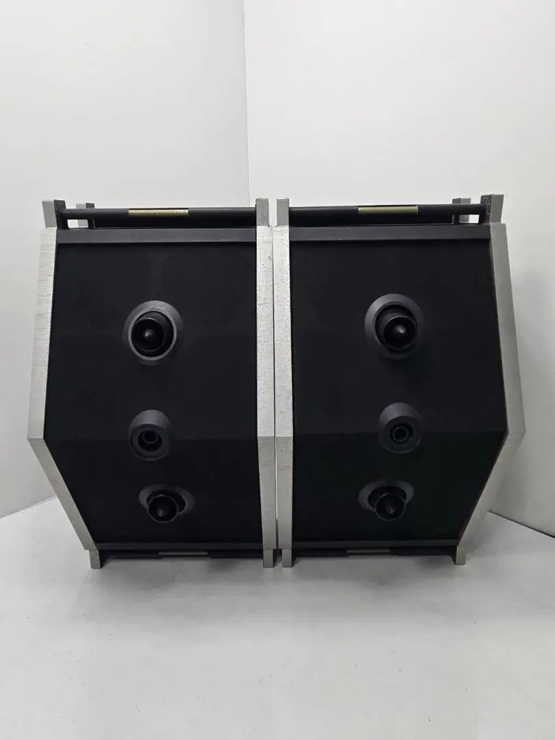 Good condition BOSE 901SS speaker system pair