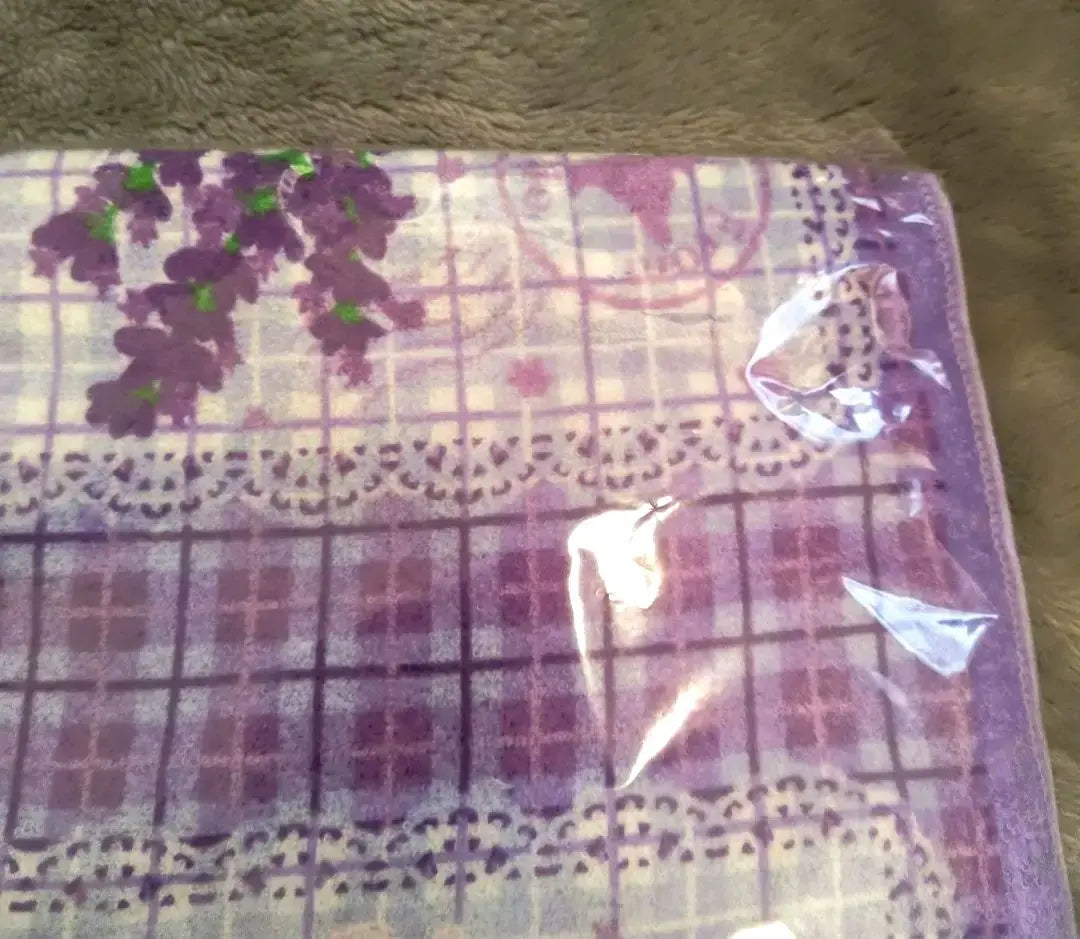 Harukiti (444) Hokkaido limited lavender check pattern face towel 2010 rare