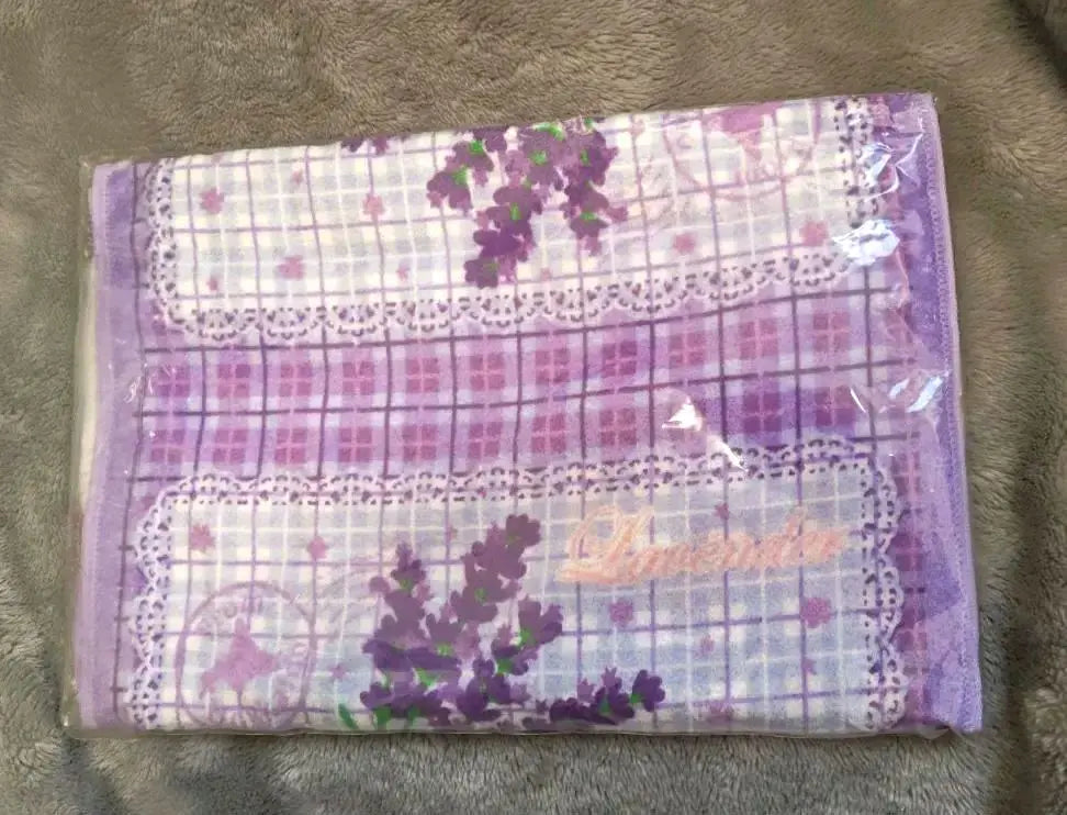 Harukiti (444) Hokkaido limited lavender check pattern face towel 2010 rare