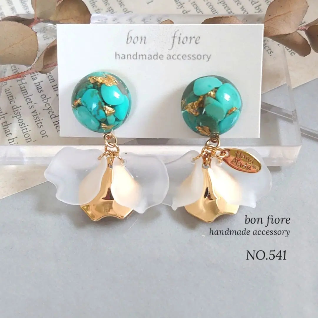 NO.541 Handmade Earrings, Resin, Flower, Natural Stone, Turquoise Earrings