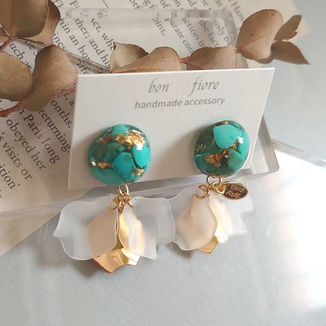 NO.541 Handmade Earrings, Resin, Flower, Natural Stone, Turquoise Earrings