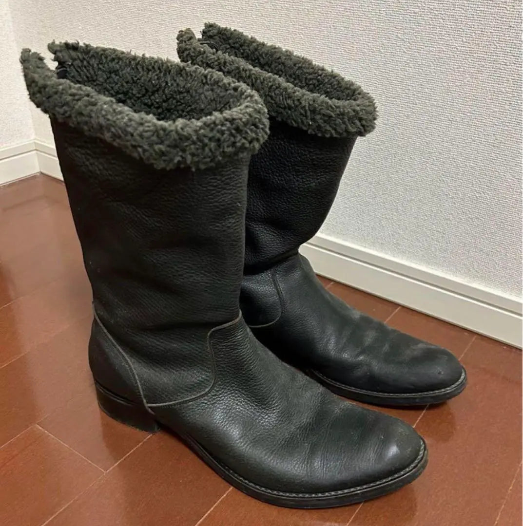 y2k BURBERRY fur boots