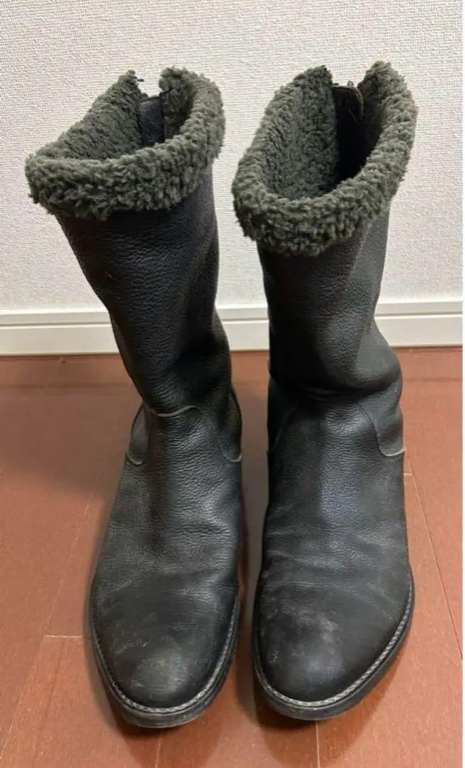 y2k BURBERRY fur boots