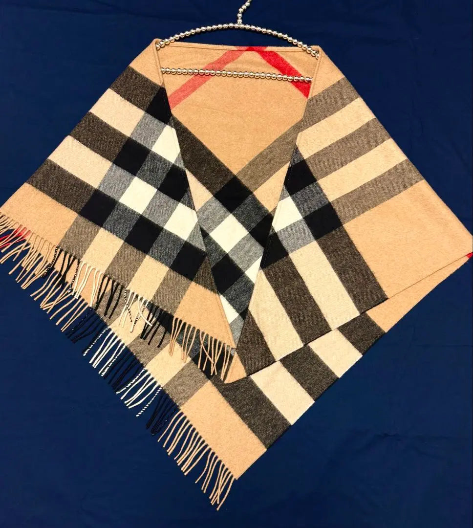 Burberry ☆ Large triangular scarf ♪ 100% cashmere