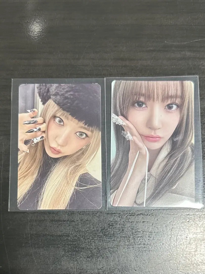 LE SSERAFIM HOT COMPACT Enclosed Trading Card Sakura x 2