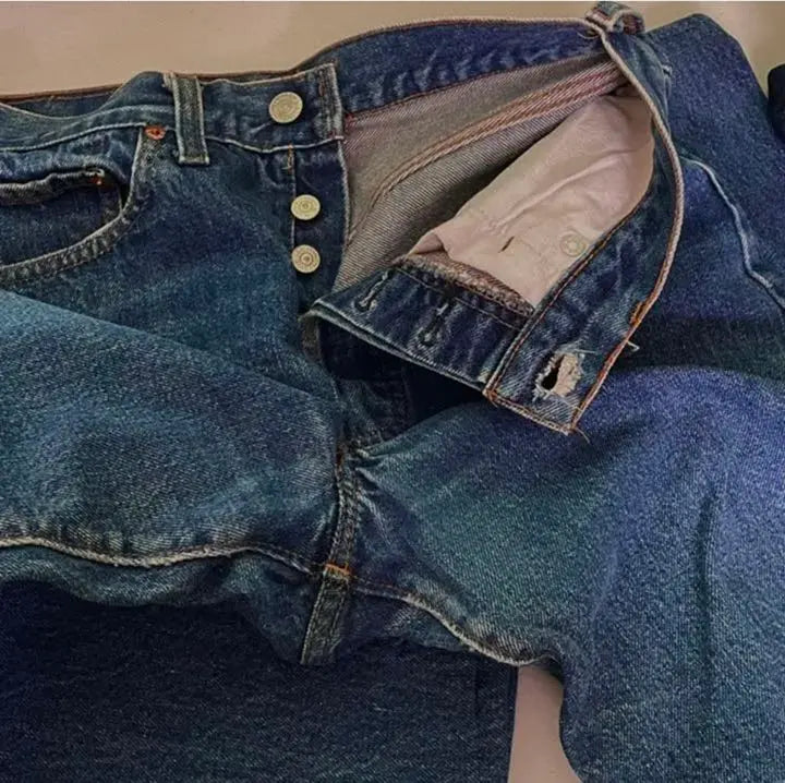 Años 80⭕️ Levi's 501 Red ear ⭕️ Vintage ⭕️ 66 Fabricado en Estados Unidos en el mismo año que la segunda mitad del modelo.