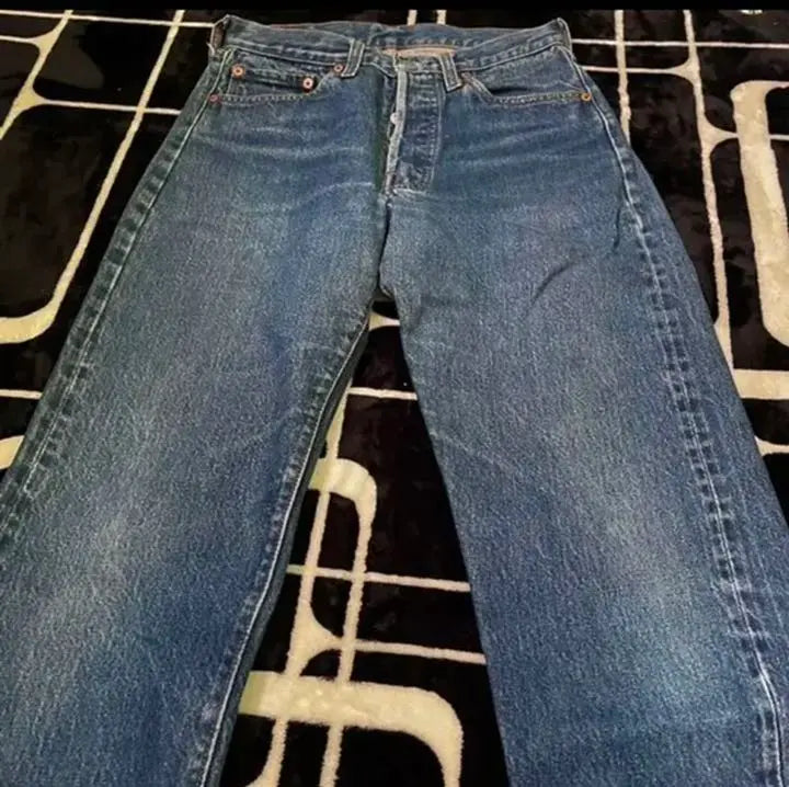 Años 80⭕️ Levi's 501 Red ear ⭕️ Vintage ⭕️ 66 Fabricado en Estados Unidos en el mismo año que la segunda mitad del modelo.