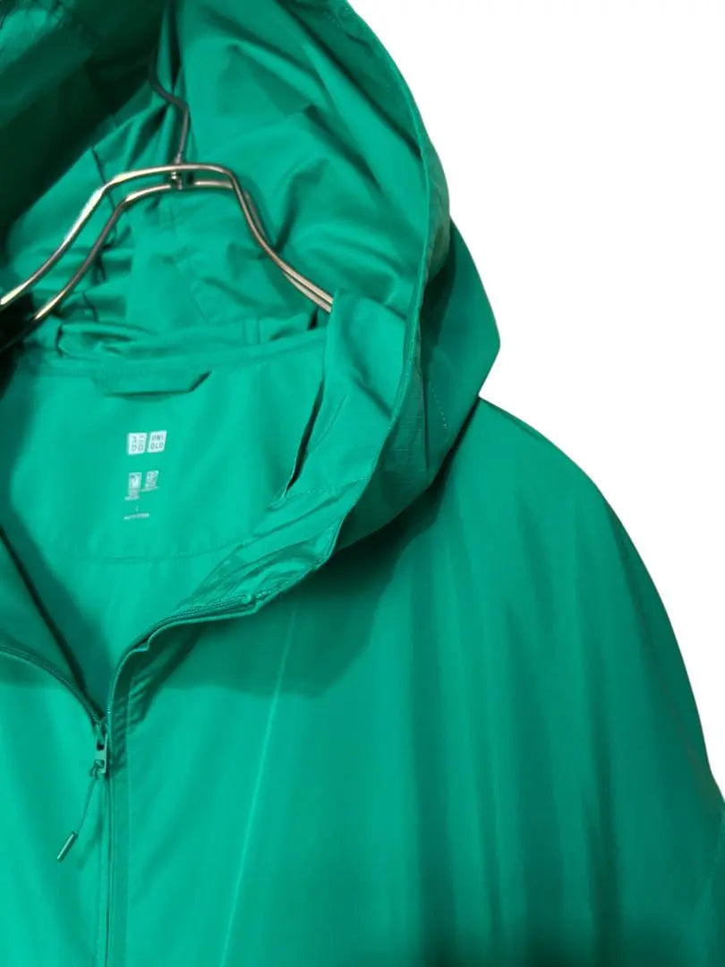 Parka Uniqlo Pocketable UV-blocking Parka repelente al agua L Verde Buen estado