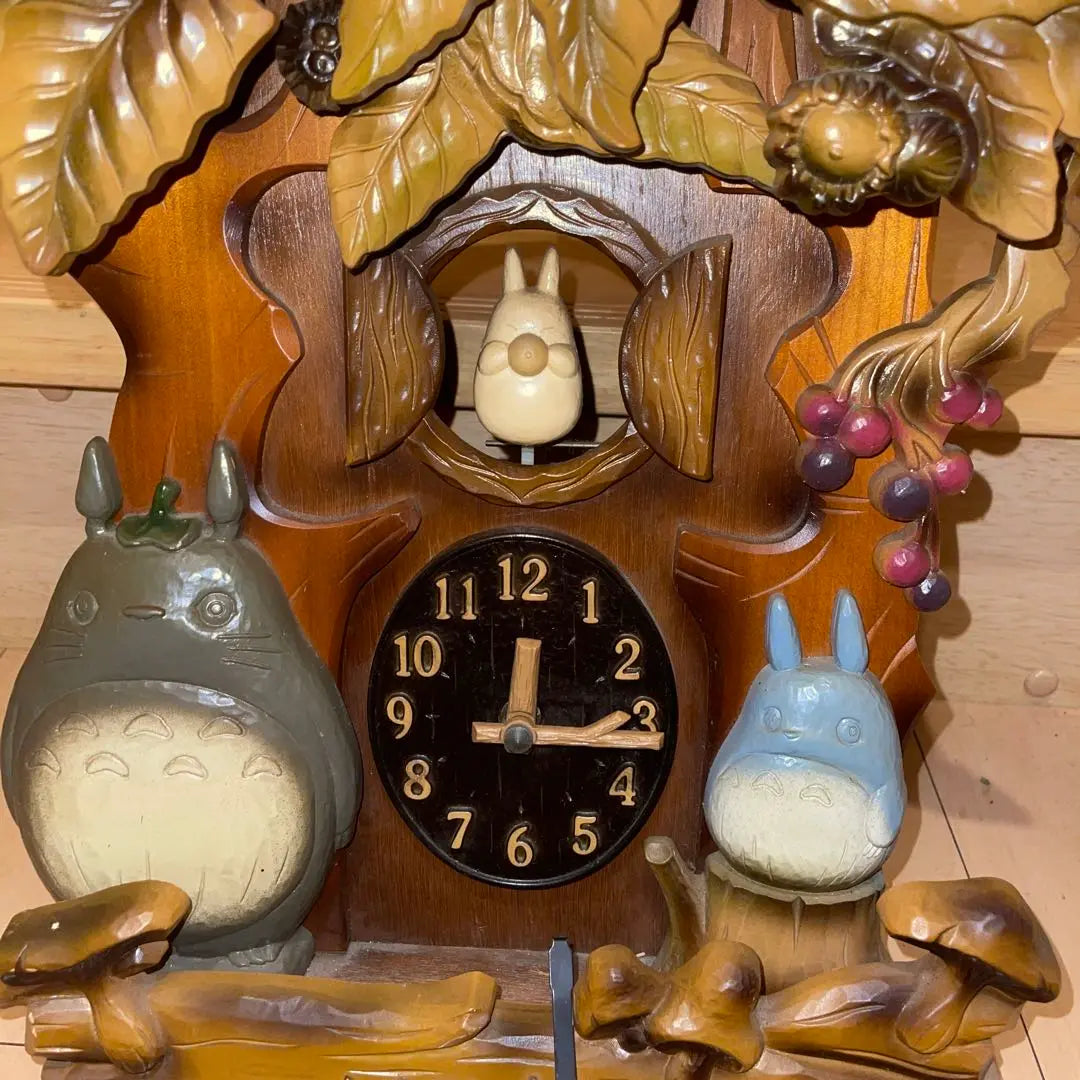 Reloj de madera para interior Totoro