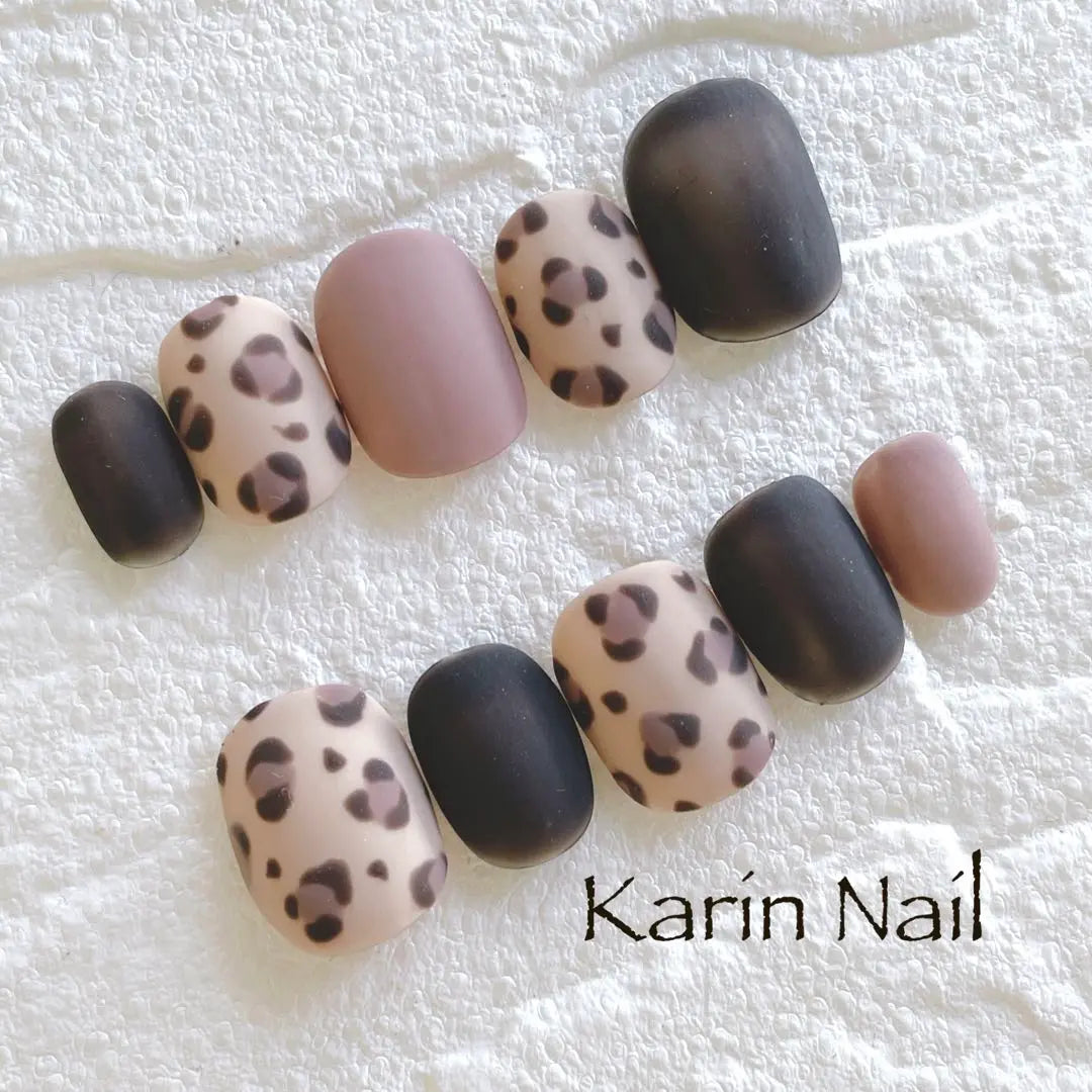 Uñas con estampado de leopardo para adultos, estilo casual y mate