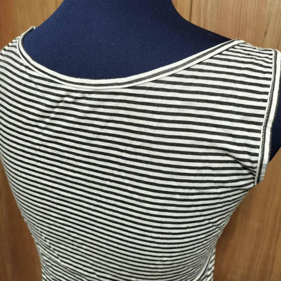 [GU] Camiseta sin mangas GU para mujer con estampado de borde negro y blanco M Ropa de verano