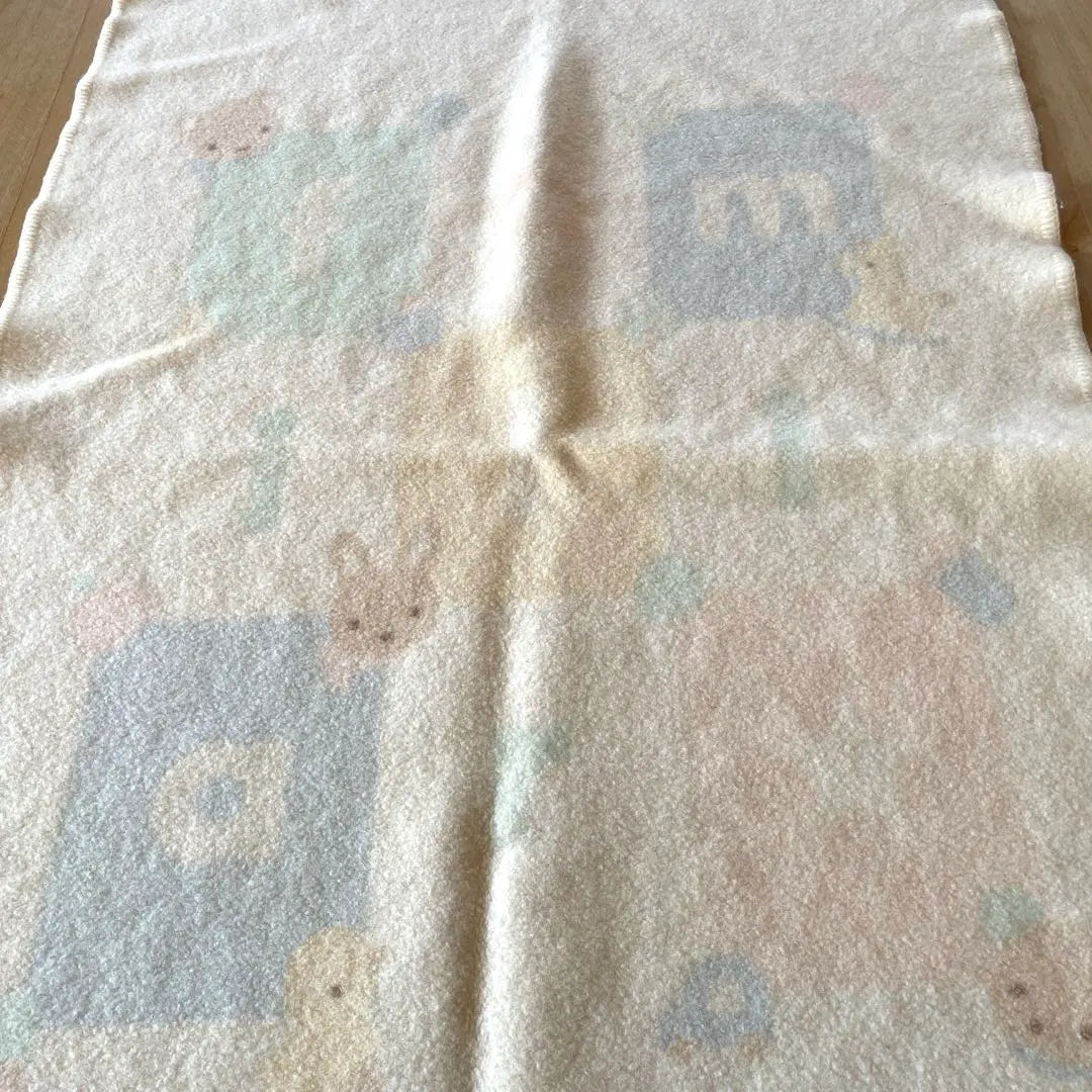 [Anonymous delivery] Familiar wool blanket lap blanket swaddle familiariar