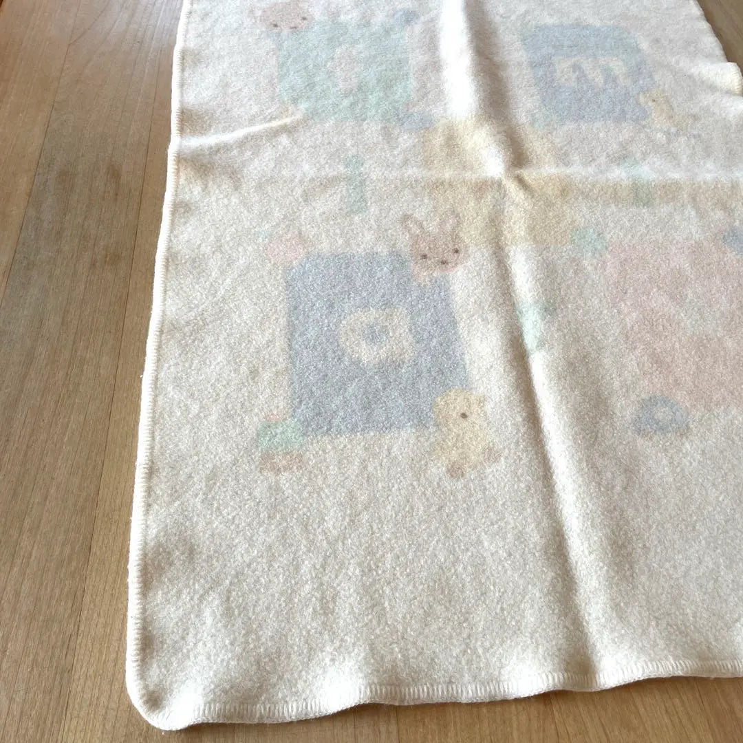 [Anonymous delivery] Familiar wool blanket lap blanket swaddle familiariar