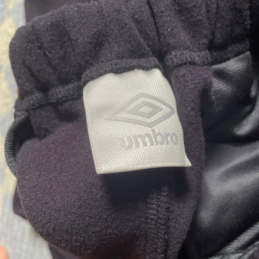 ¡Súper raro! Pantalones deportivos Komori Umbro Pantalones deportivos Talla M