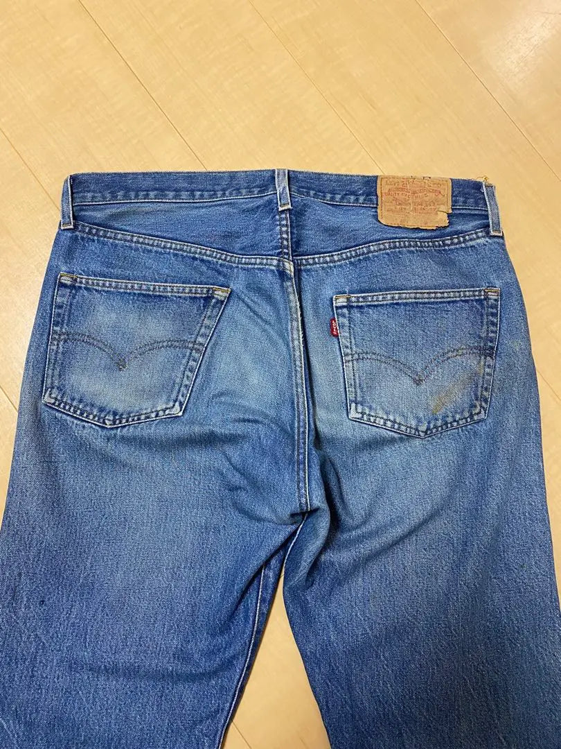 Levi's 501 Orejas rojas, dobladillo original, buen tamaño